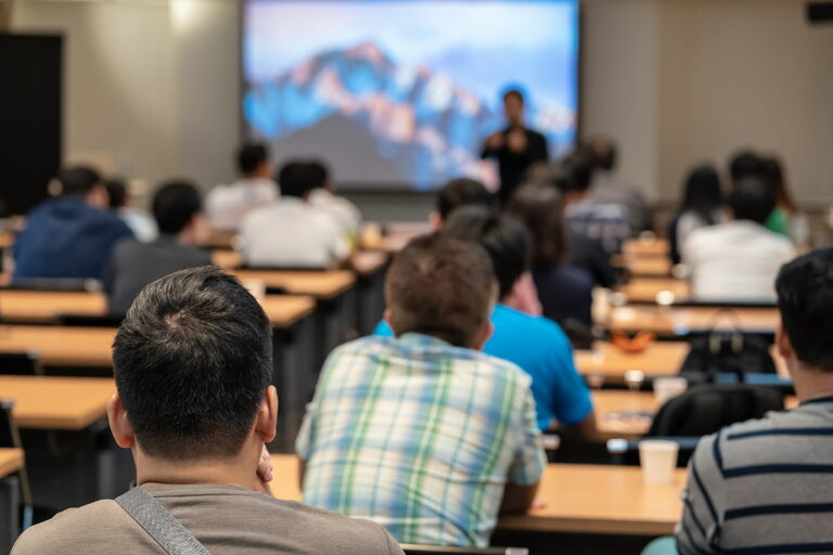 Envigado brindará nuevos cupos para aprender inglés gratis: no se los pierda
