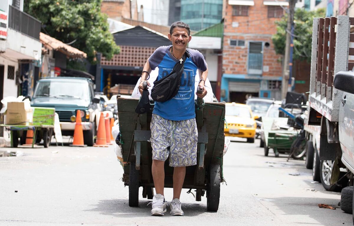 Acciones para mejorar condiciones de trabajo de los recicladores de Medellín