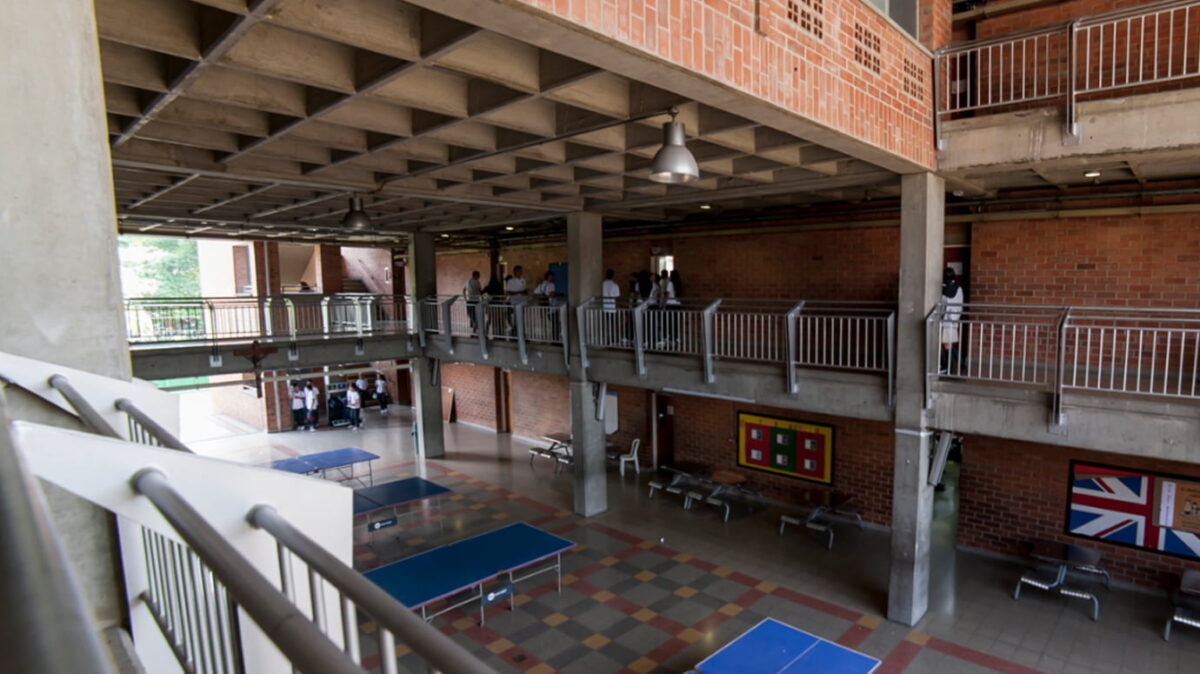 Colombo Británico de Envigado recibió la licencia como Colegio Bilingüe Nacional