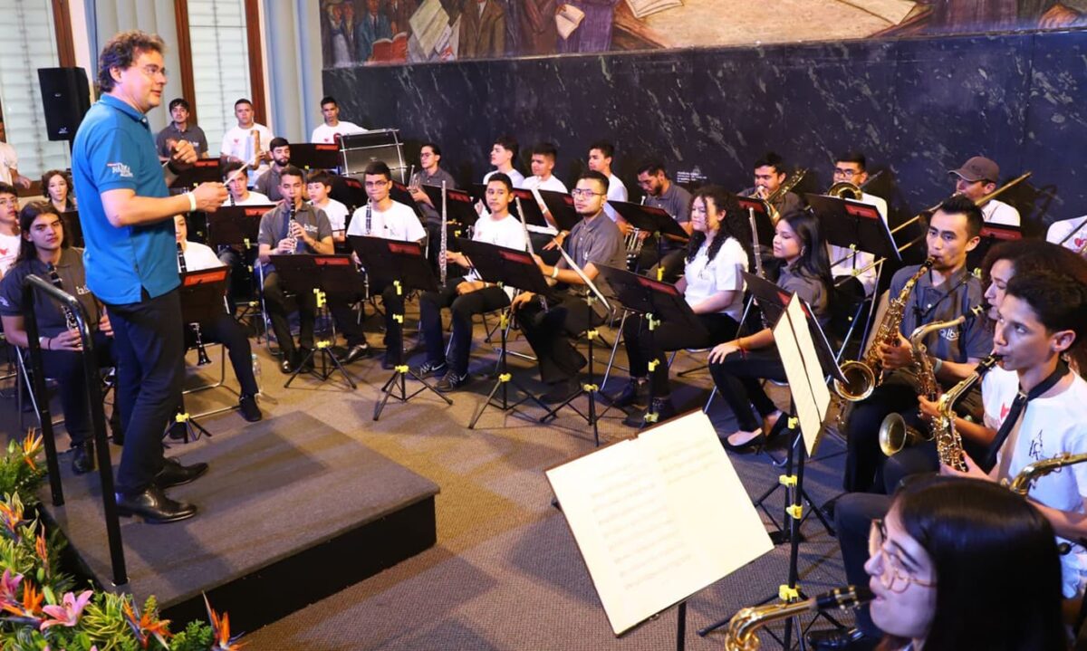 El maestro Alejandro Posada recibirá el Escudo de Antioquia, categoría Oro