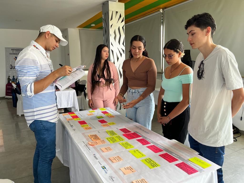 Fortalecer los liderazgos públicos femeninos, un reto en Colombia