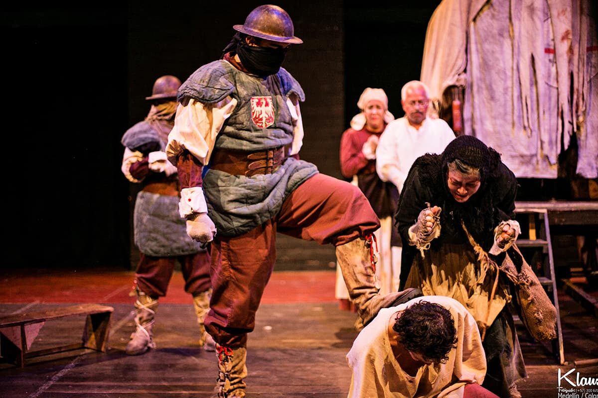 La madre coraje del Pequeño Teatro