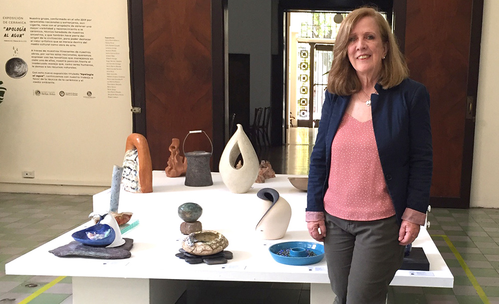 María José González Rendón, organizadora de la muestra. Lleva más de cuarenta años dedicada a la cerámica.