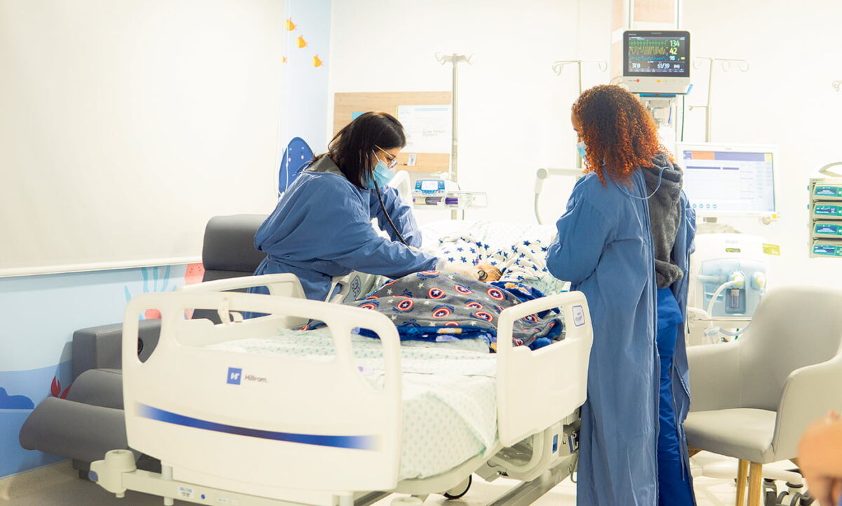La UCI pediátrica tiene 10 camas y atiende a pacientes oncológicos o que deben pasar por cirugías de alta complejidad, entre otros casos.