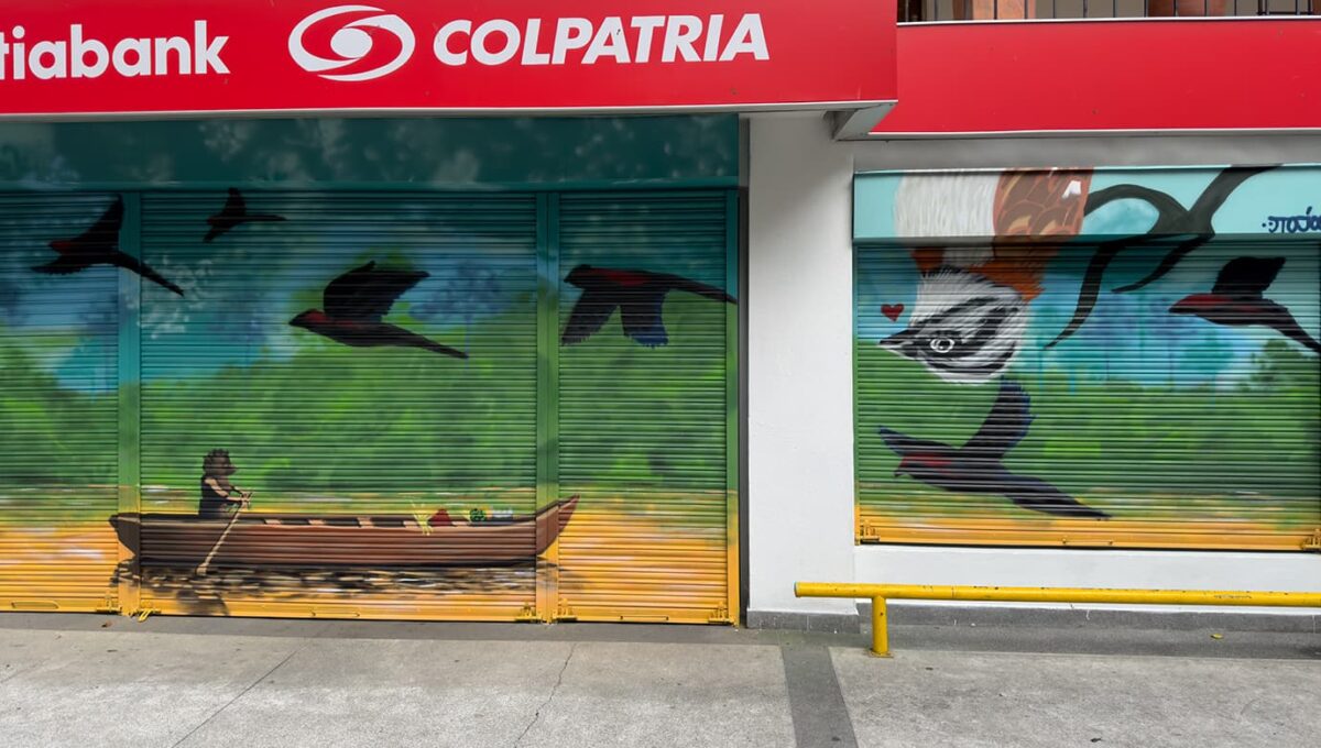 Lacólor Family intervino con arte urbano las fachadas de las sucursales Colpatria