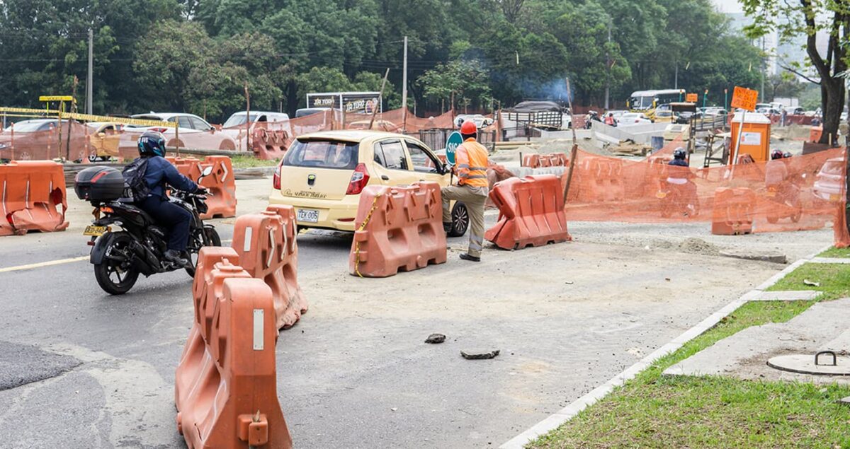 Cierre en la avenida Regional en Medellín a la altura de la calle 49 Ayacucho