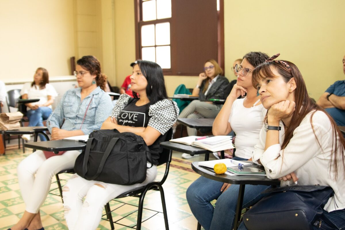 La UdeA capacita a docentes de Medellín en justicia restaurativa