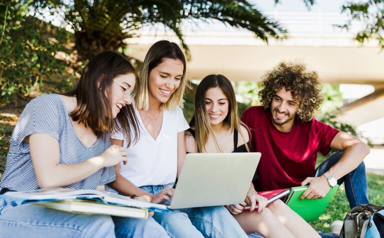 La academia de Medellín reunida en la convocatoria de Talento Especializado