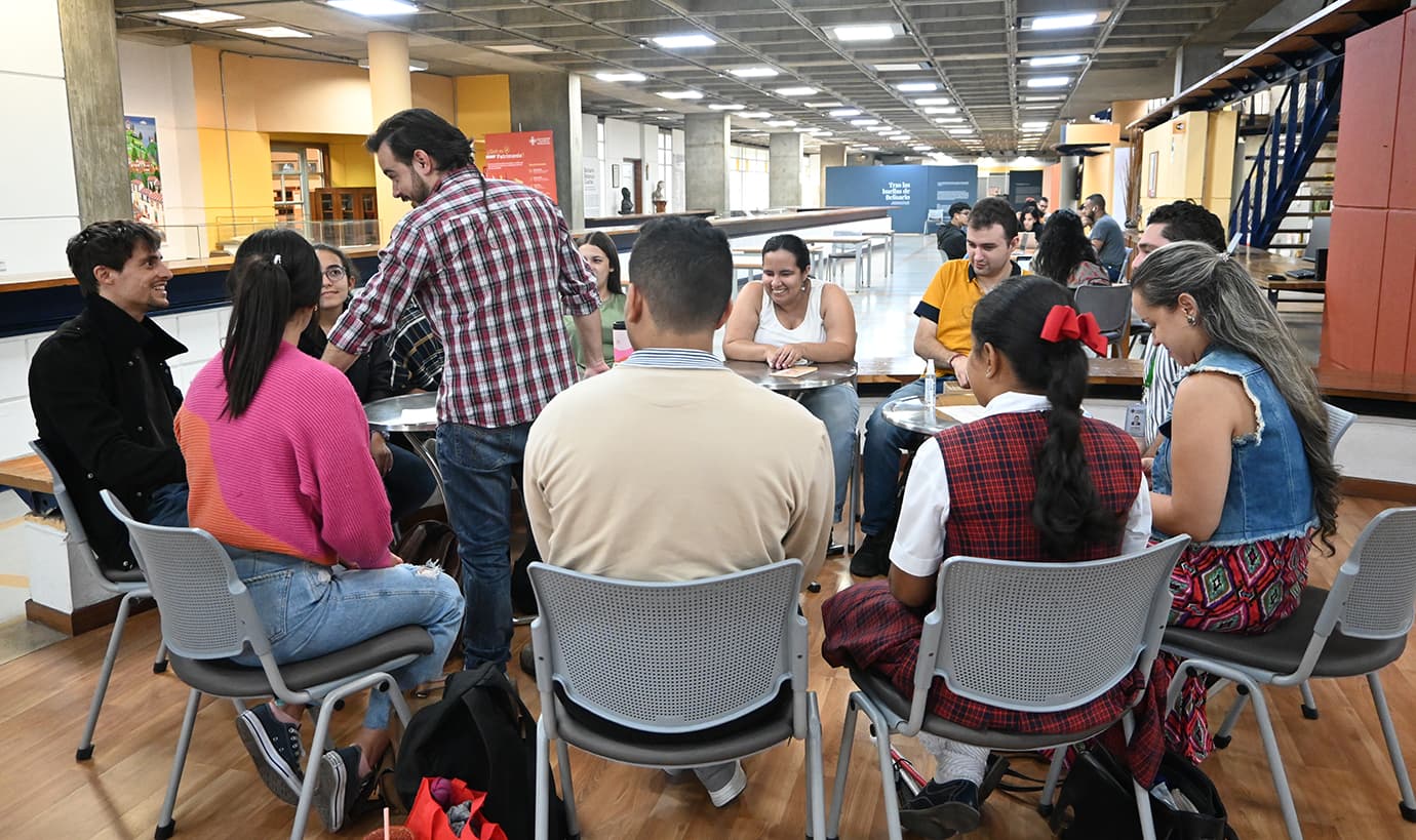 Lectura en bráille, en la UPB