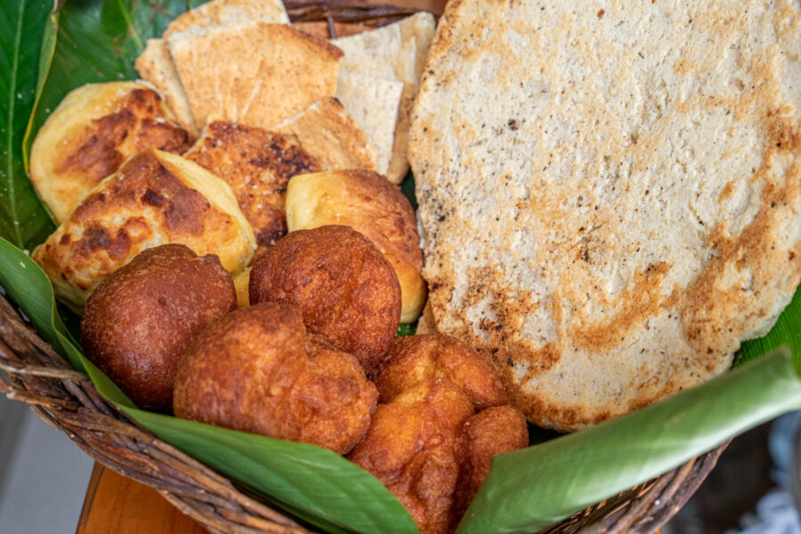 Tejas de maíz capio y otras delicias de parva local.