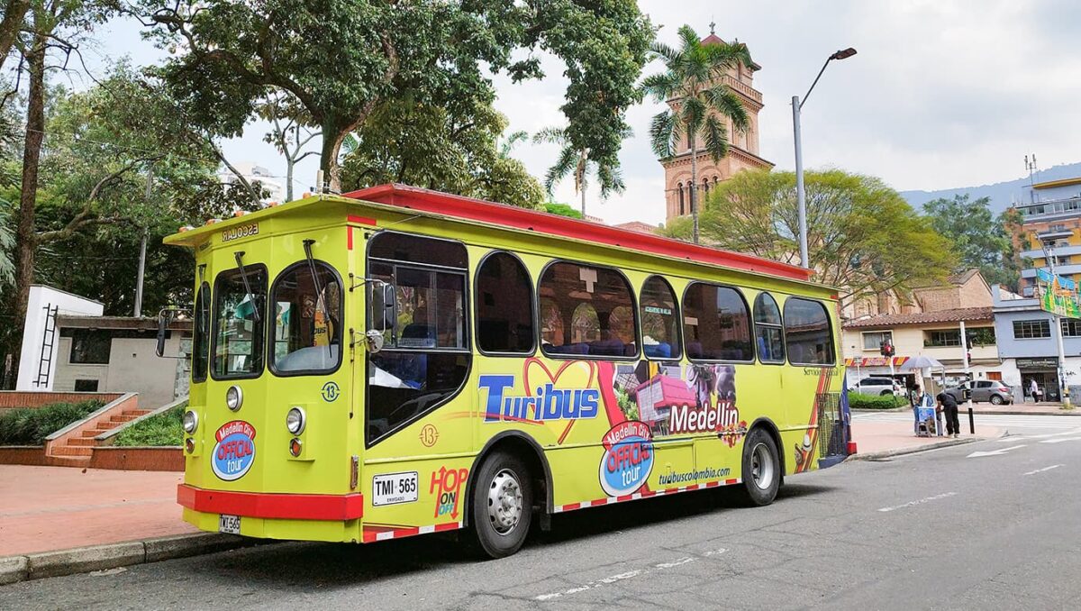 ¿De visita en Medellín? Súbase al Turibús