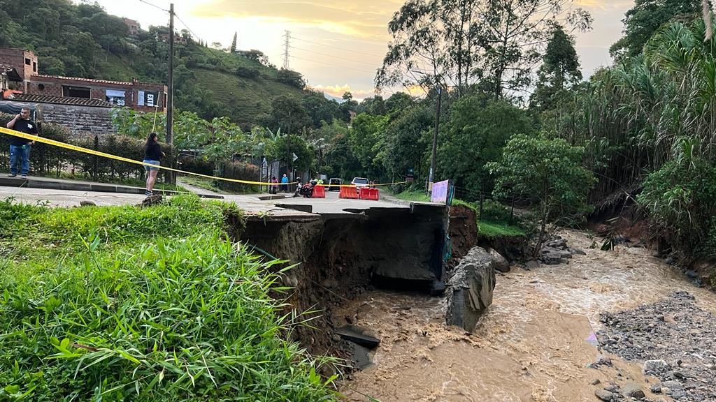 quebrada La Ayurá en el barrio El Salado Envigado