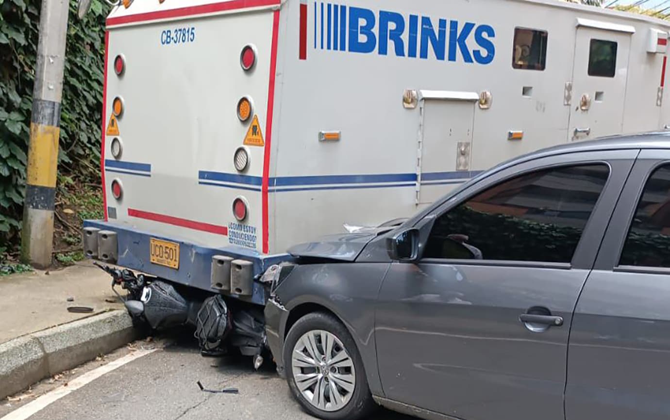 Dos lesionados leves dejó incidente vehicular múltiple en Loma Lalinde
