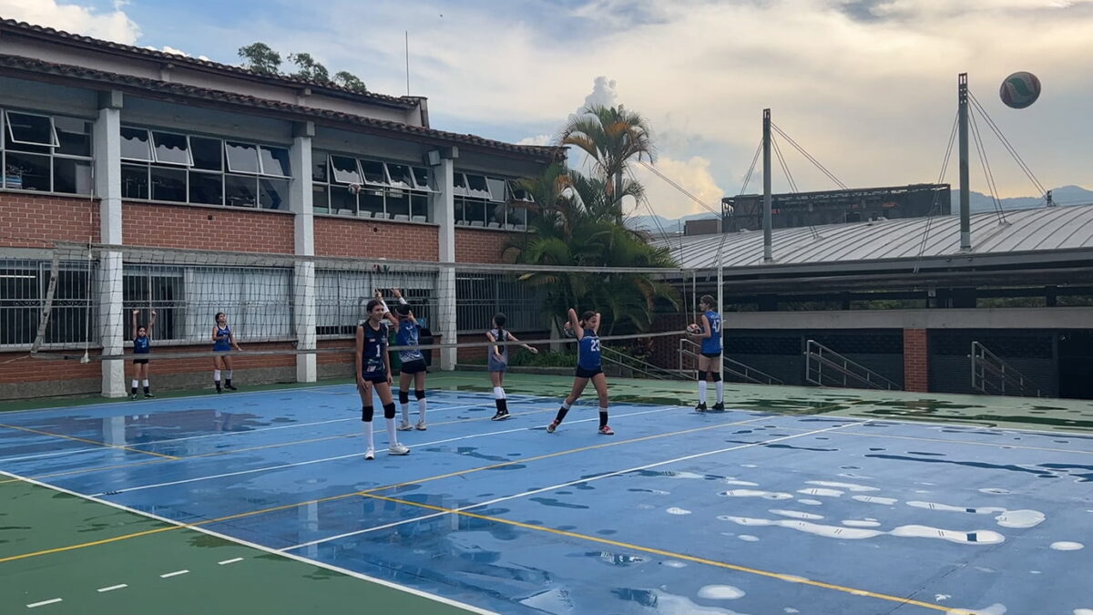 Estudiantes del San José de Las Vegas representarán al país en competencia internacional de voleibol