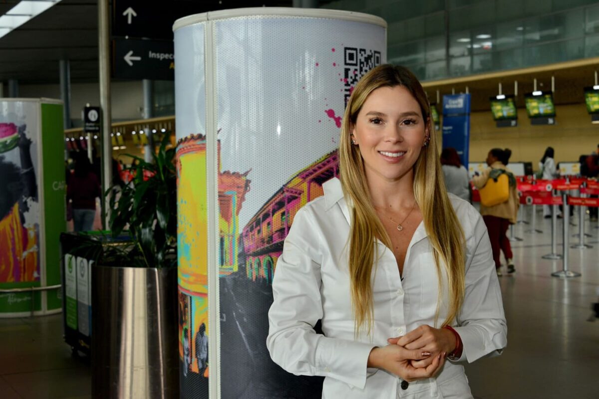 Manuela Echeverri exhibe “Raíces” en el aeropuerto El Dorado
