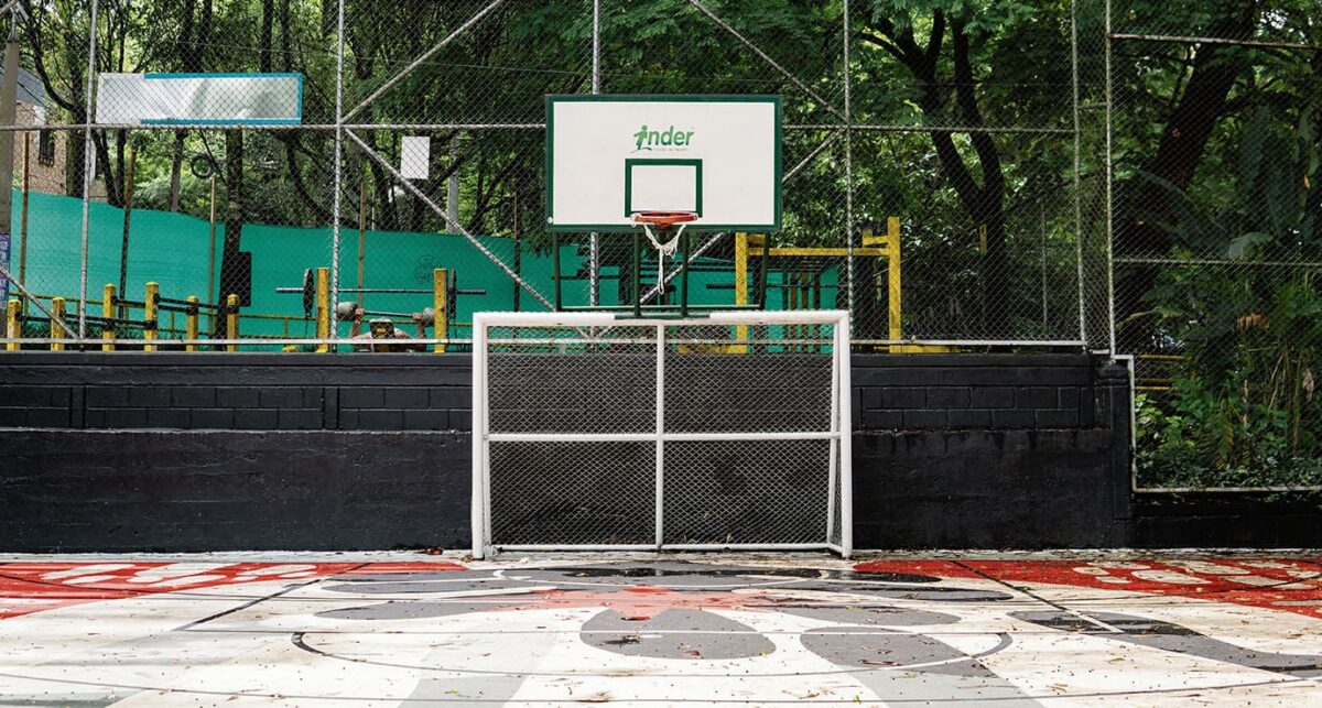 Cancha y gimnasio en Provenza