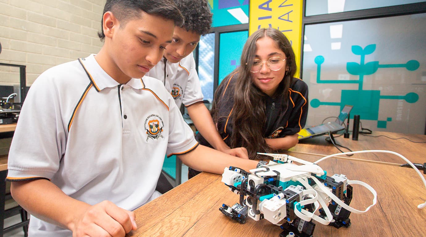 Jóvenes medirán sus habilidades tecnológicas en las Olimpiadas Tech, de Medellín