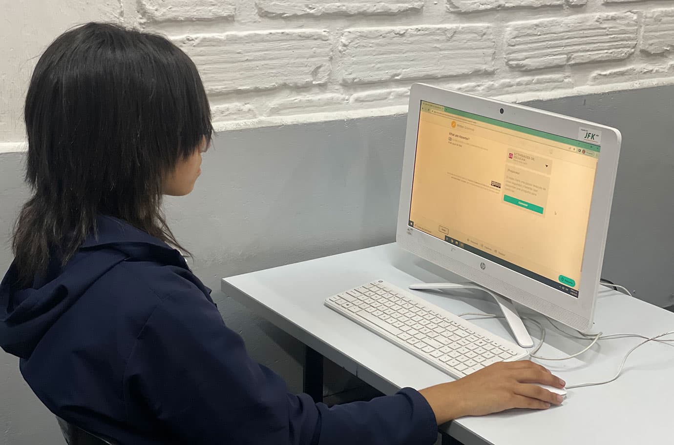 Aprenda inglés gratis en Too Easy, con la alcaldía de Medellín
