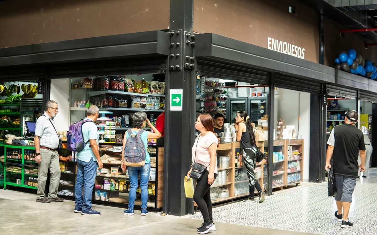 Envigado estrena su moderna plaza de mercado