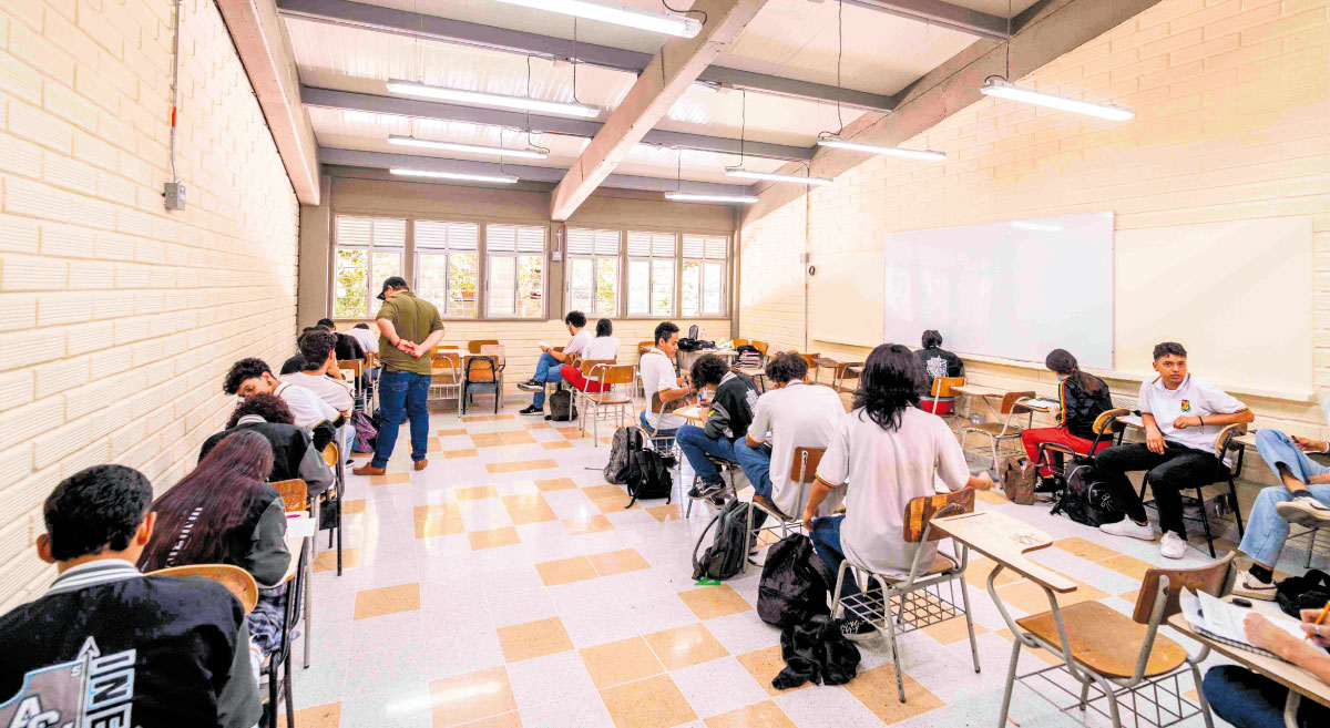 Colegio público Las Vegas remodelación comité ciudadano de obra