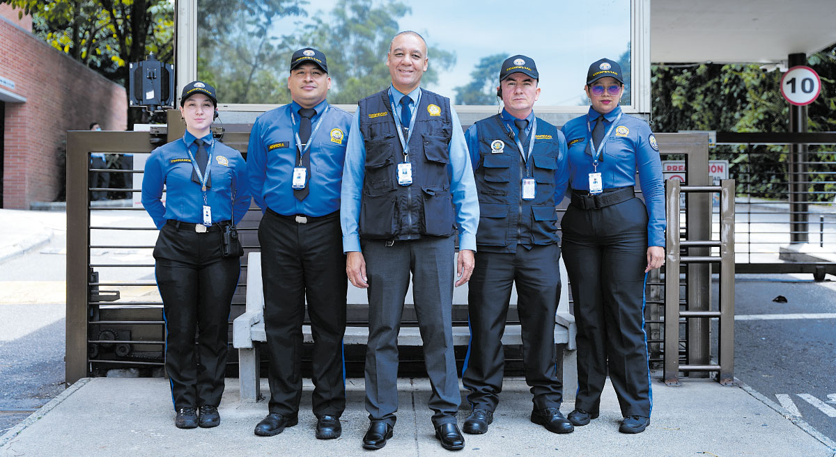 Seguridad privada celadores vigilantes Coopevian aniversario
