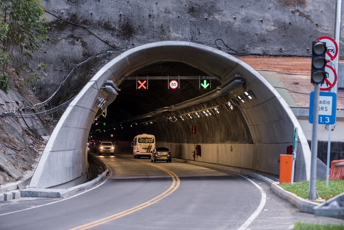cierre nocturno Túnel de Oriente
