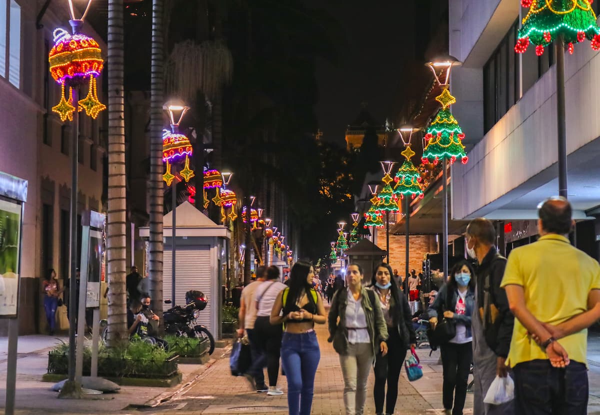 El centro de Medellín se prepara para la temporada con el Plan Navidad