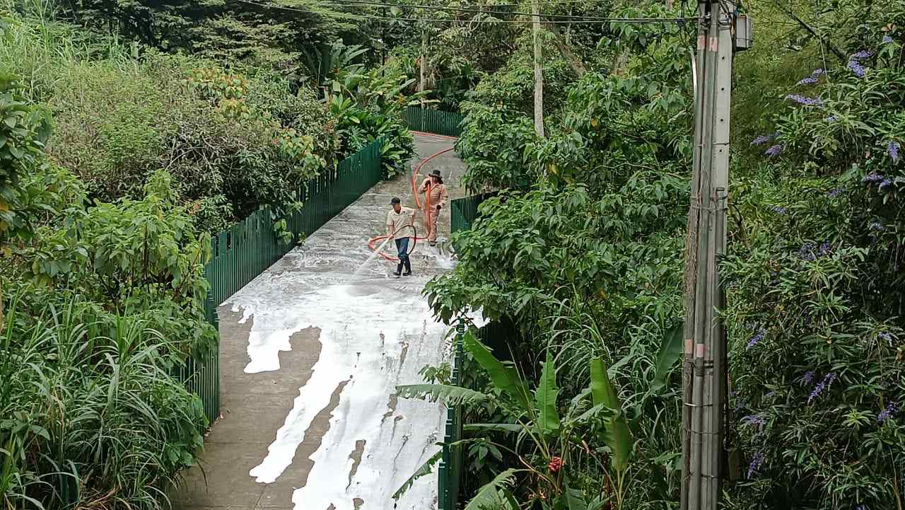 Parque lineal barrio El Diamante mantenimiento