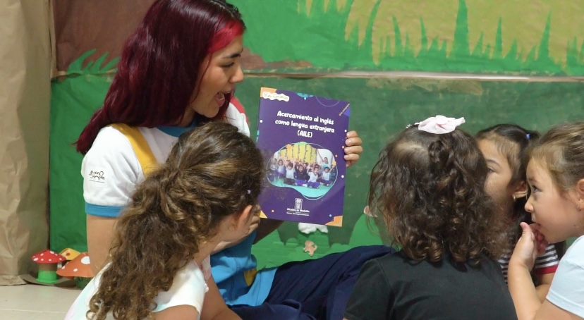 Se creó una guía para que los niños de Buen Comienzo aprendan inglés (2)
