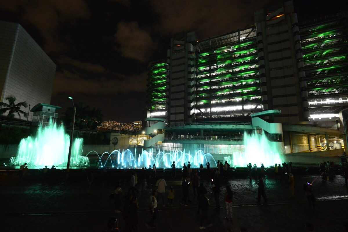 Fuente La Vida del Edificio EPM inicia su espectáculo de Navidad - 1