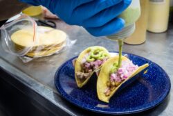 Manila Taqueria receta 1 temporada de tacos - 8