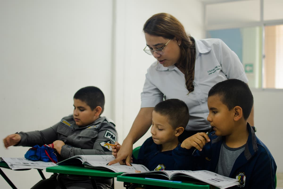 Becas Abiertas Que Transforman Vidas Vivir En El Poblado