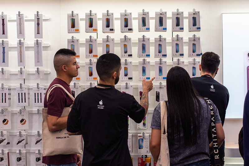 iShop, en el centro comercial Oviedo, otra tienda Apple Premium Partner en El Poblado