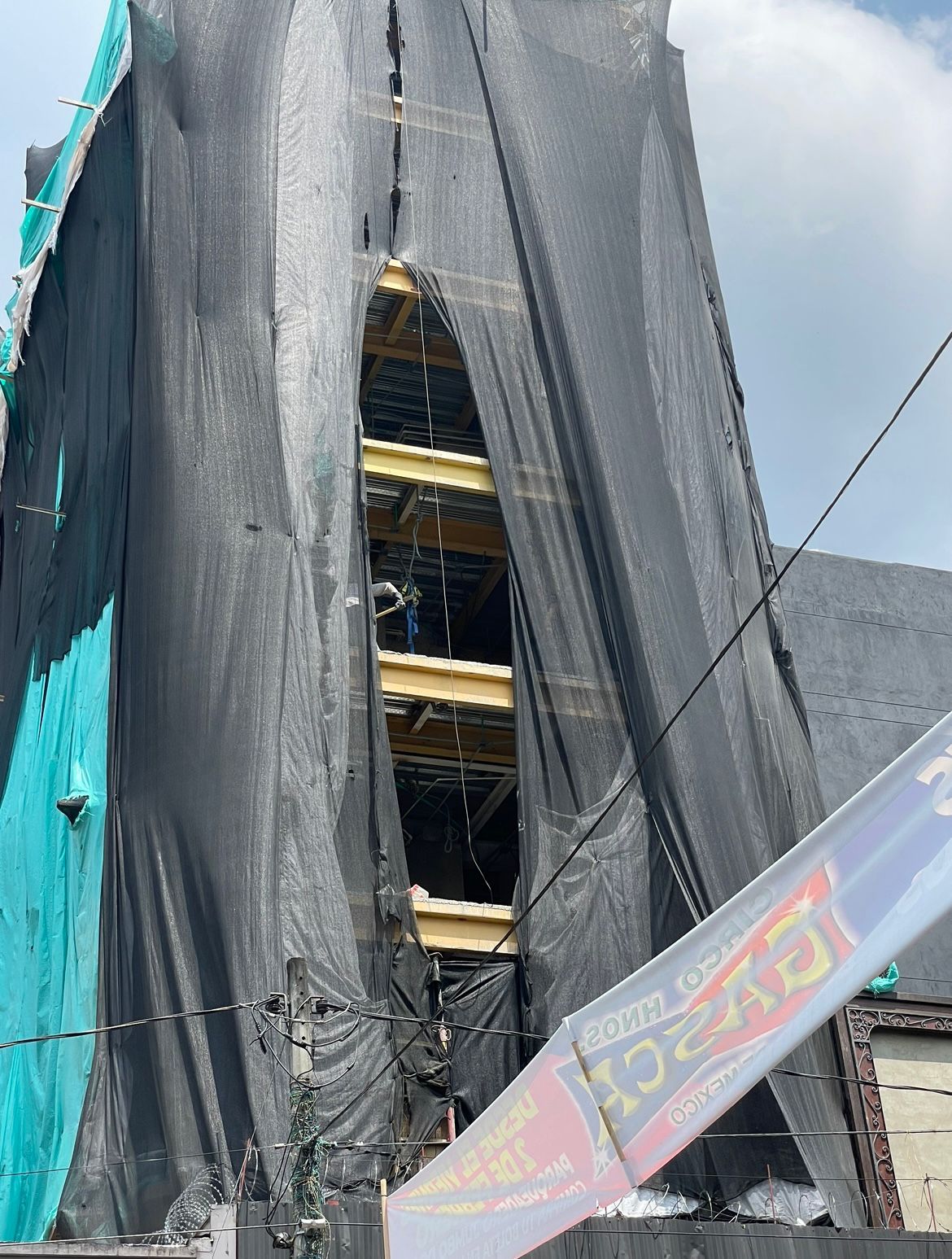 Calle 10A carrera 38 edificio ilegal