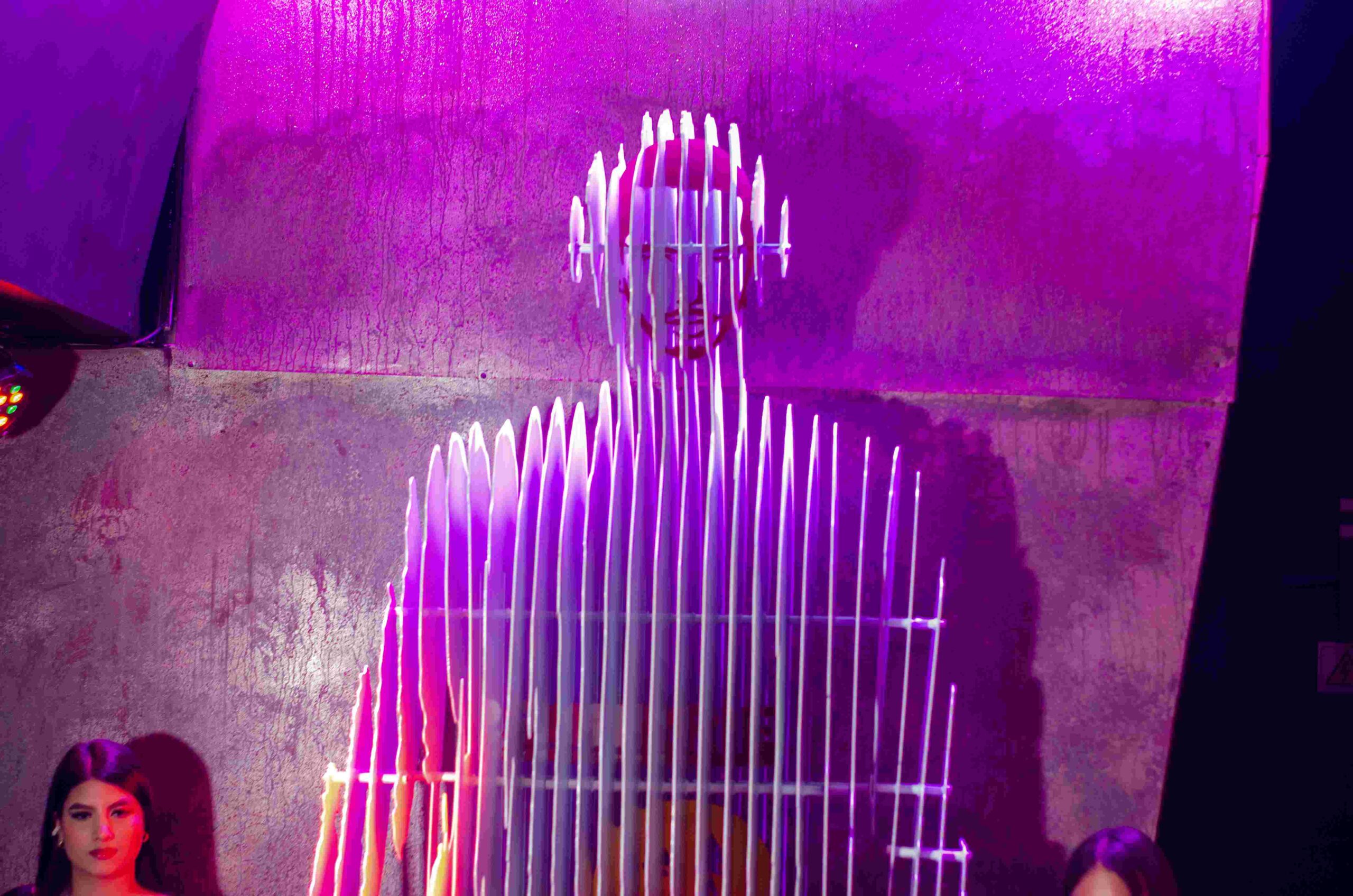 monumento J Balvin parque Lleras El Diablote