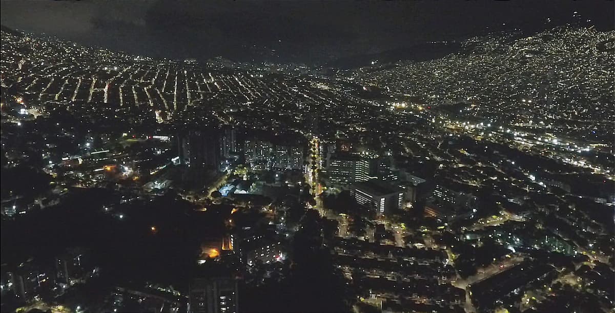 Se acaban las luminarias intermitentes en algunas zonas de Medellin