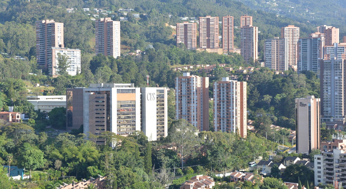 Medellín intensifica su lucha contra la operación ilegal de viviendas  turísticas - Vivir en El Poblado