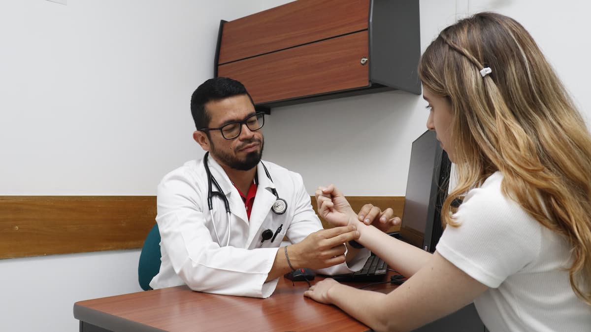 La vasculitis, una enfermedad para considerar. Conozca sus síntomas y tratamiento__1