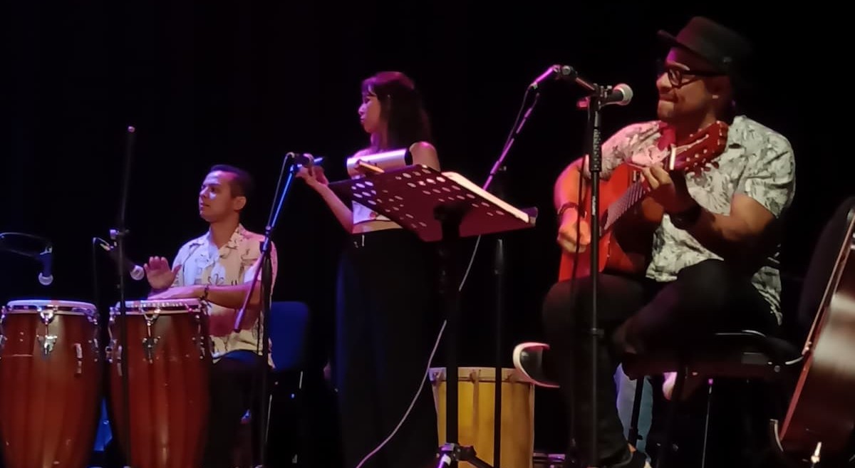 Hasta la raíz, un concierto en el CES