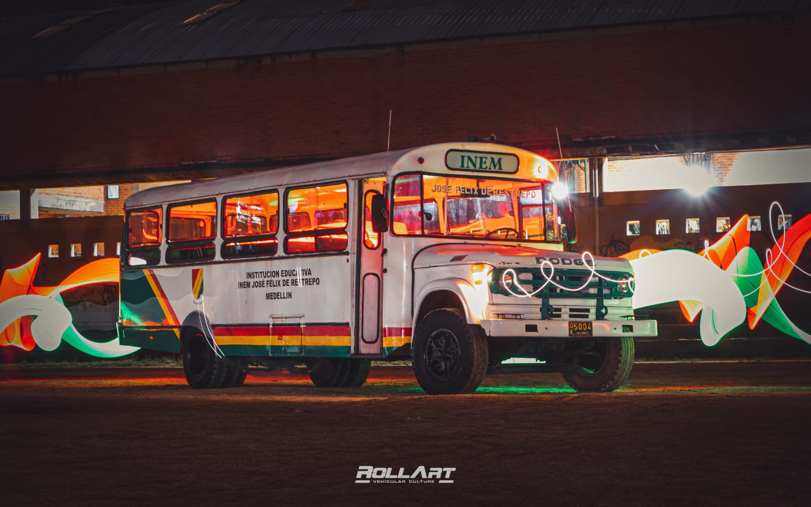 Bus del INEM, un cincuentón de exhibición - Vivir en El Poblado