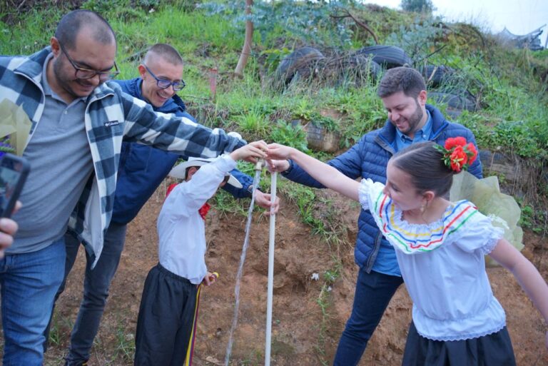 El agua potable llegó por primera vez a la vereda Tabacal Alto, en El Retiro