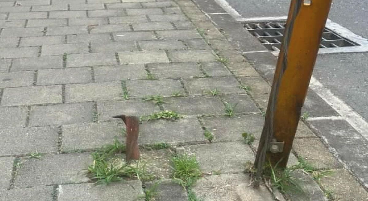 restos publicidad andenes inseguridad peatones