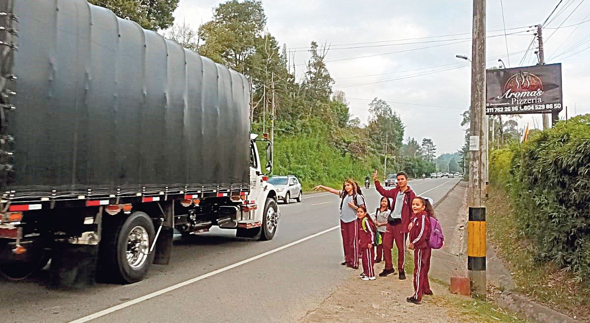 Peatones seguridad vial estudiantes