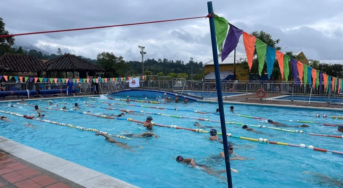El Retiro piscina pública calefacción