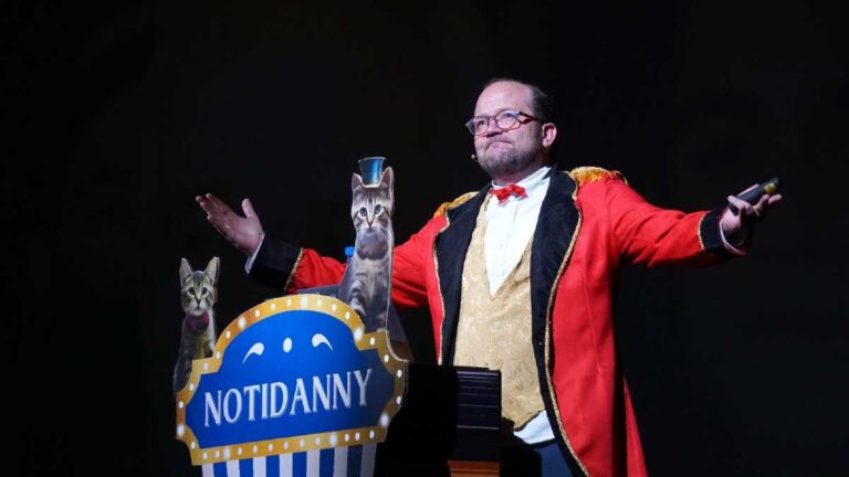 Un país en el que todo es un circo, llega a Medellín