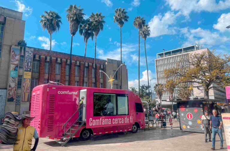 Buses magenta de Comfama operaron más de 300 días en 2024