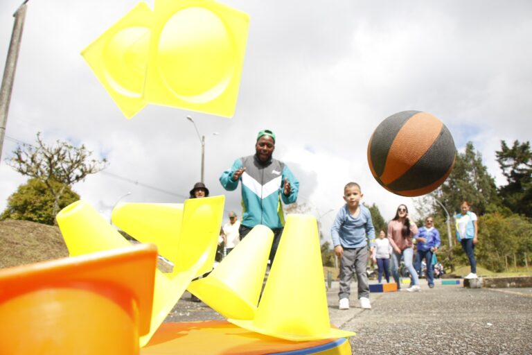 Con estrategias y juegos se estimulan entornos protectores para los niños