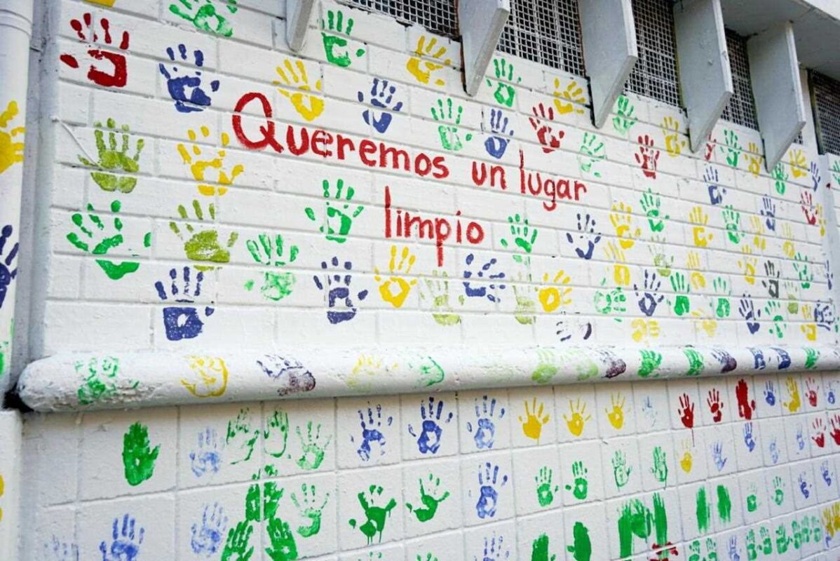 muras carteles grafitis calle 10
