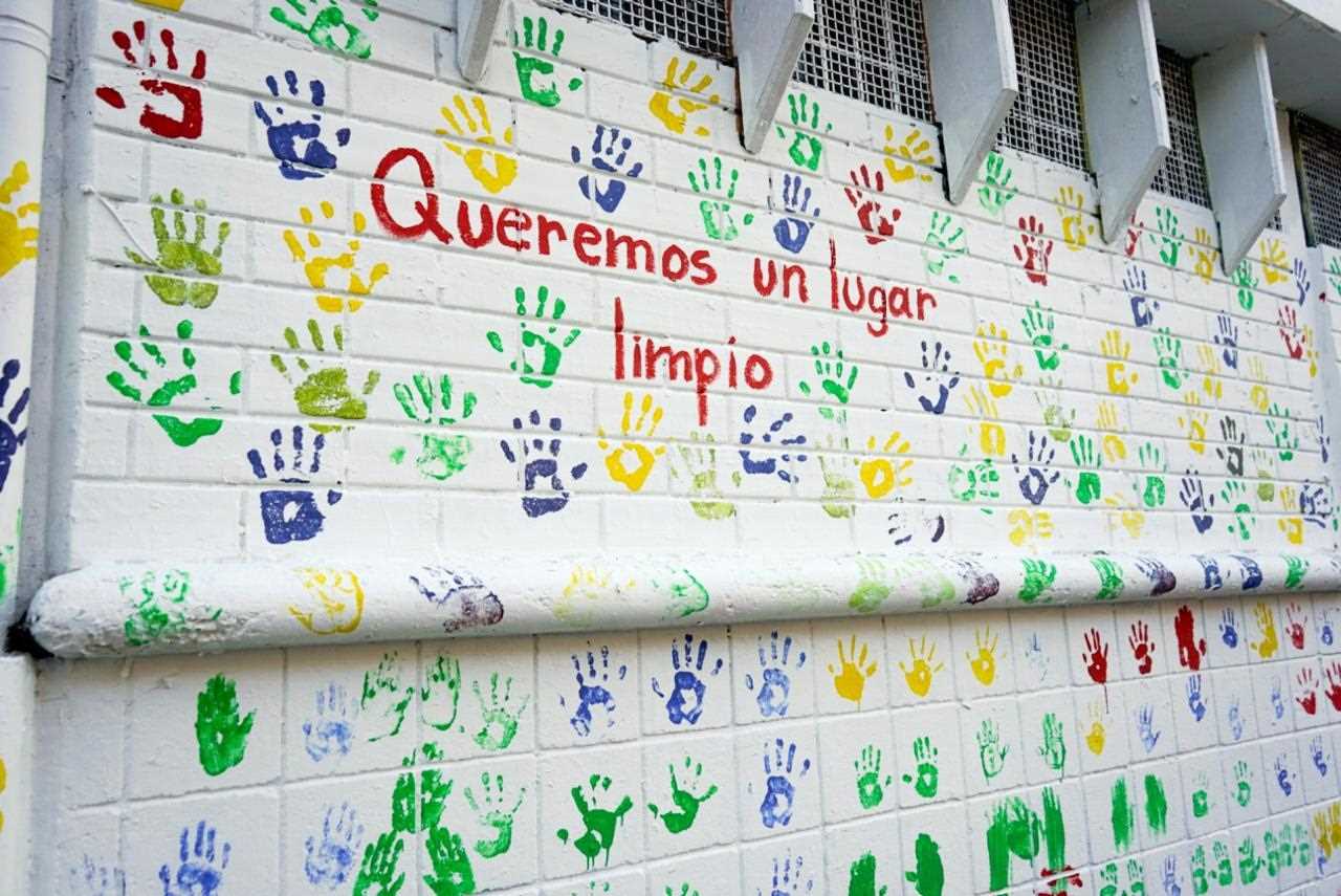 muras carteles grafitis calle 10