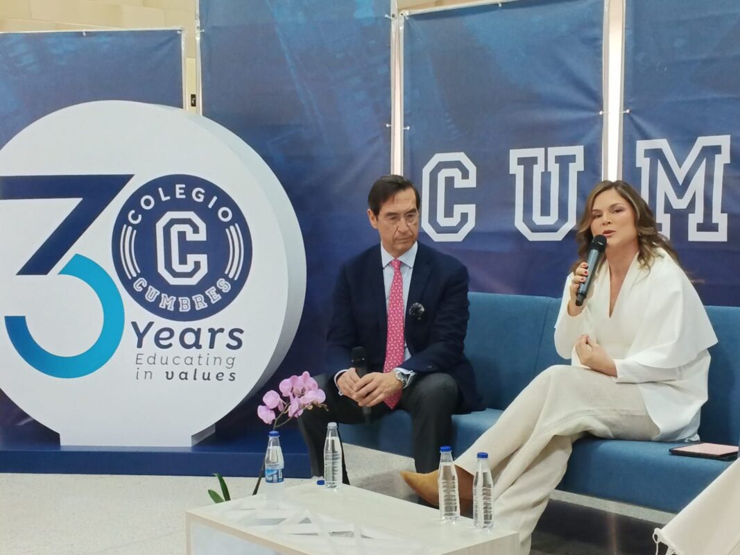 Colegio Cumbres 30 años Mario Alonso Puig Elizabeth Marín Buitrago